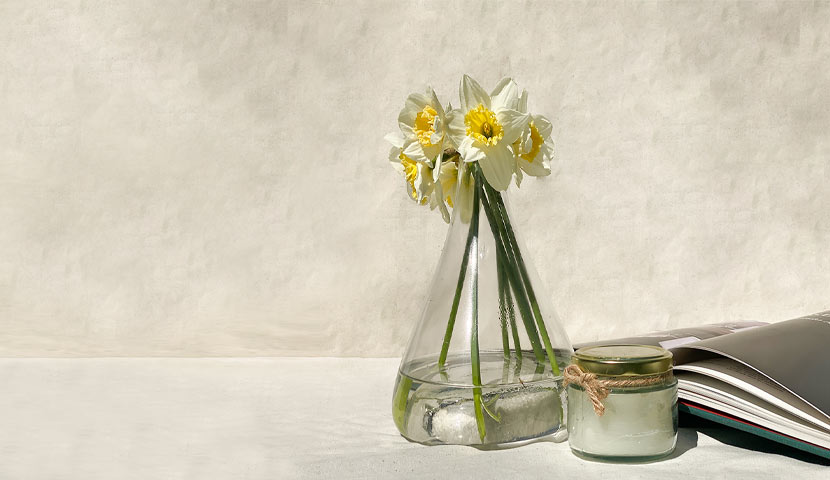 گلدان شیشه ای شفاف با پایه سنگی011515