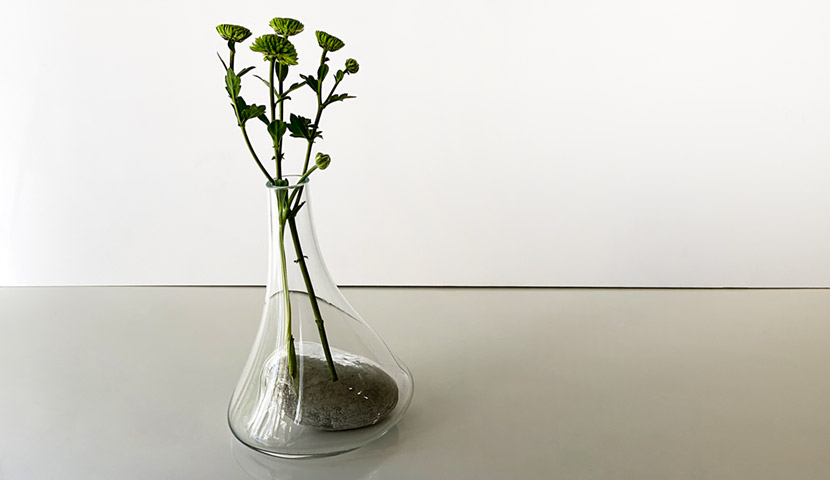 گلدان شیشه ای مدرن با پایه سنگ  121320