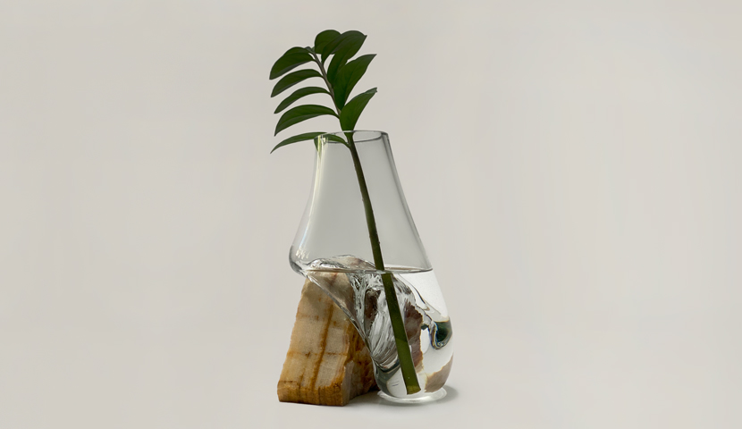 گلدان شیشه ای با پایه سنگ مرمریت 120249