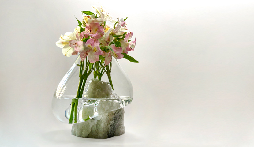 گلدان شیشه ای با پایه سنگ نمک 120271