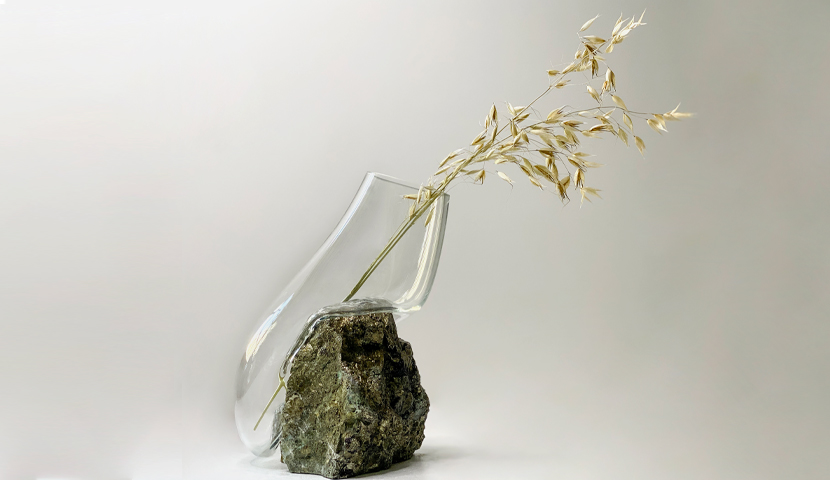 گلدان شیشه ای با سنگ نیمه قیمتی پیریت 120267