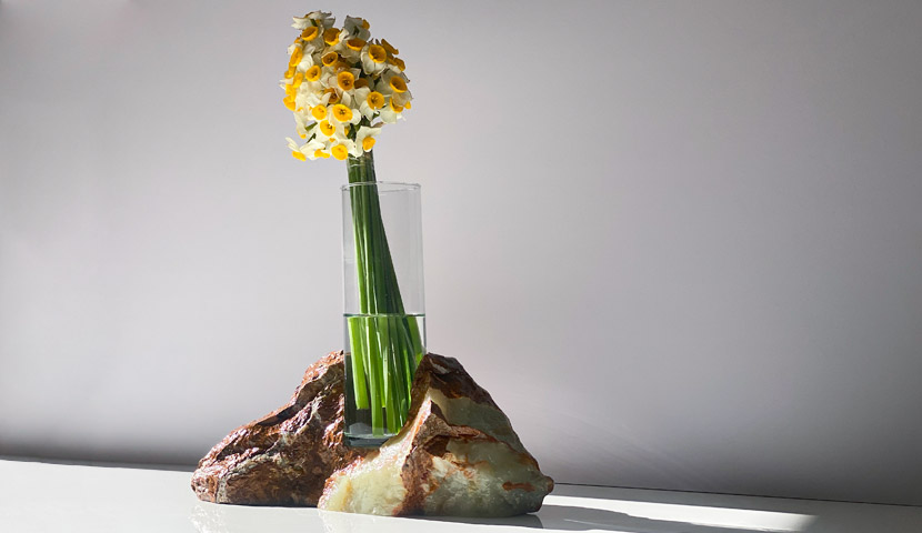 گلدان استوانه ای با پایه سنگ مرمری102803