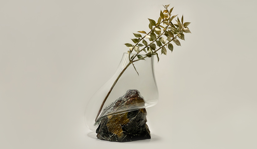 گلدان شیشه ای مدرن با سنگ ویوی بلک 120241