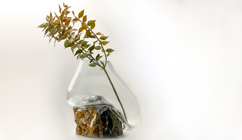 گلدان شیشه ای شفاف با سنگ ویوی بلک 120254