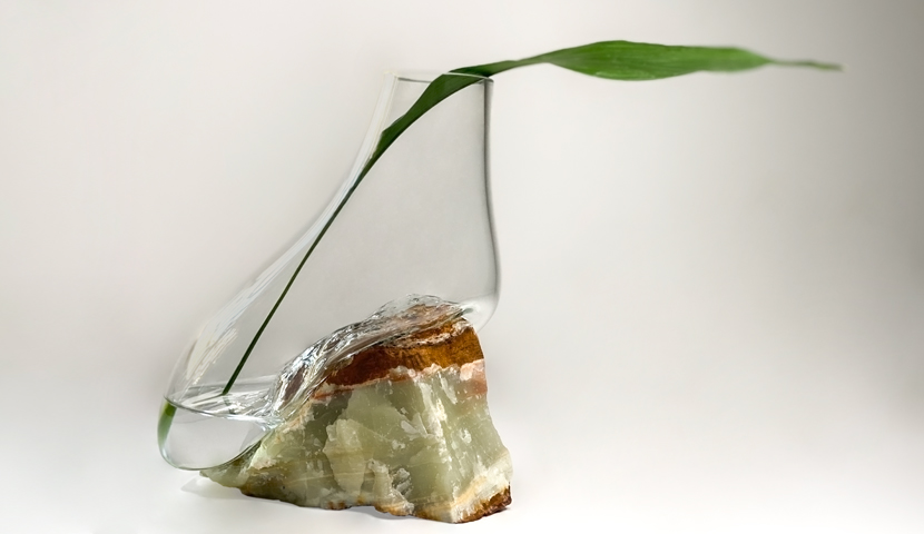 گلدان شیشه ای ساده با پایه سنگ مرمر 120270